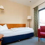 酒店 Und Restaurant Haus Sajons 4*