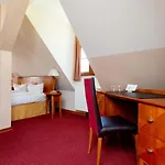 Und Restaurant Haus Sajons 4* 普劳西