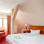 Und Restaurant Haus Sajons 酒店 普劳西