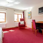 Und Restaurant Haus Sajons Hotel 4*