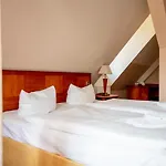 Und Restaurant Haus Sajons 4* 普劳西