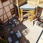 Und Restaurant Haus Sajons 普劳西