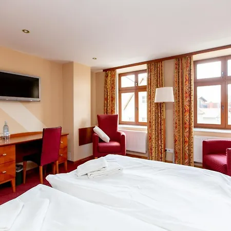 Hotell Und Restaurant Haus Sajons 4*